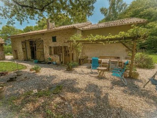 Maison vente à Confolens, Saulgond