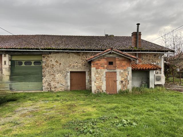 Maison vente à Confolens, Saulgond