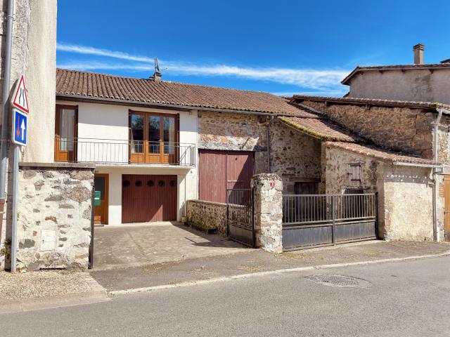 Maison vente à Confolens, Saulgond
