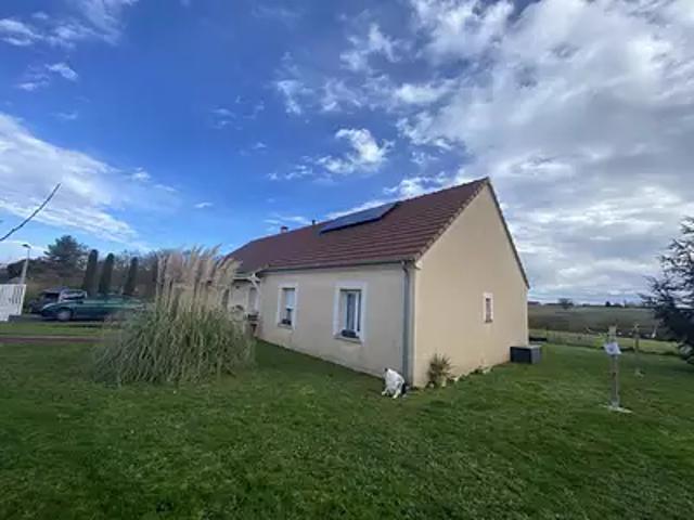 Maison vente à Saint-Amand-Montrond, Saulzais-le-potier