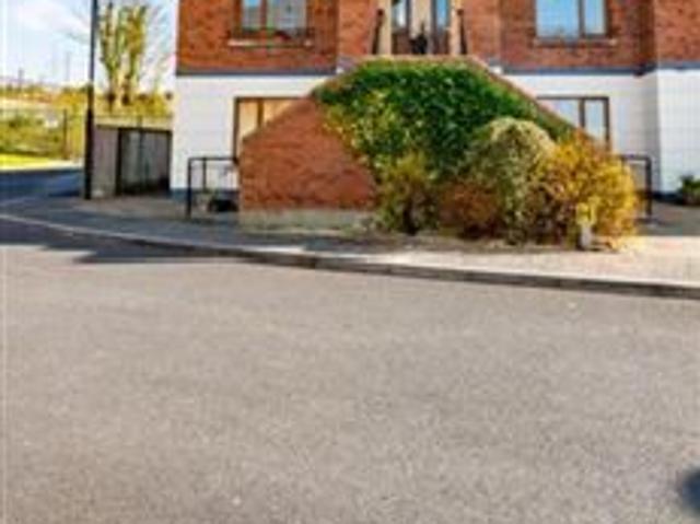 Apartment to rent in Bluebell, North Tipperary