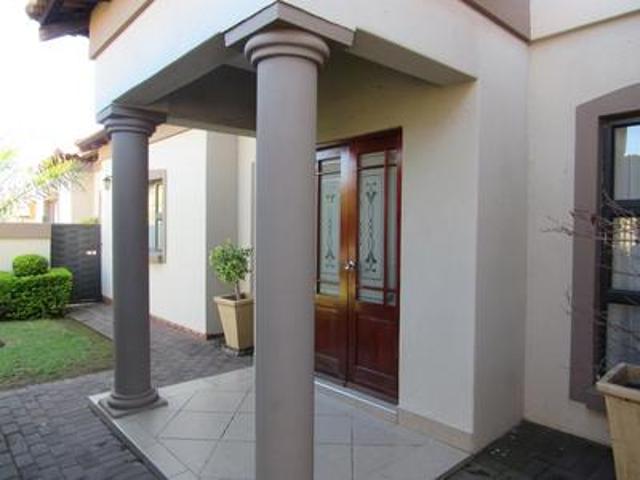 House for rent in Waterkloof, Gauteng