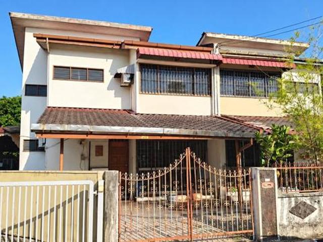 Residential House for sale in Barat Daya, George Town
