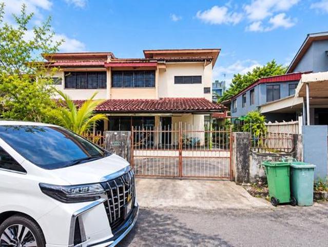 Residential House for sale in Barat Daya, George Town