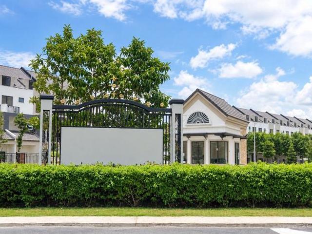 Townhouse for sale in Tanjong Sepat, Selangor