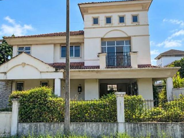 Bungalow for sale in Pasir Mas