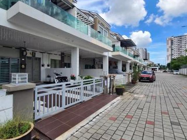 Terraced House for sale in Wellesley, Penang