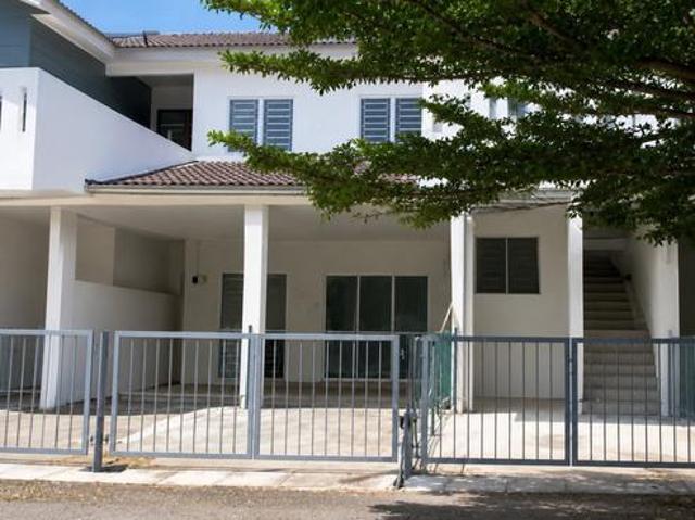 Townhouse for sale in Perak, Perak Tengah