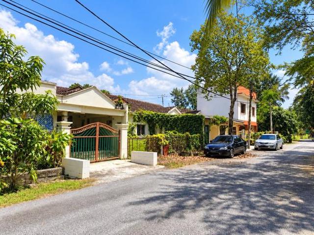 House for sale in Sungai Pelek, Sepang