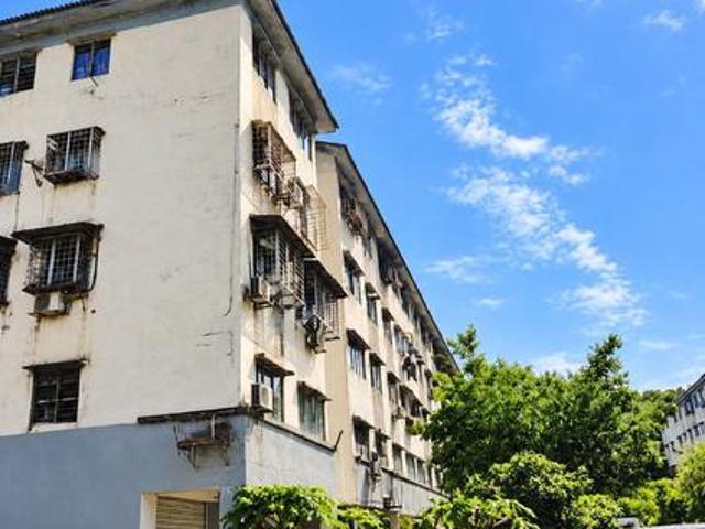 Flat for sale in Seri Kembangan, Majlis Bandaraya Subang Jaya