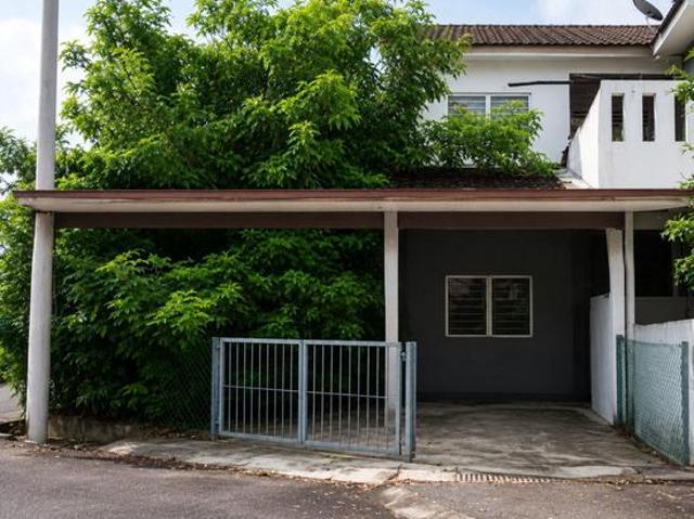 Townhouse for sale in Perak, Perak Tengah
