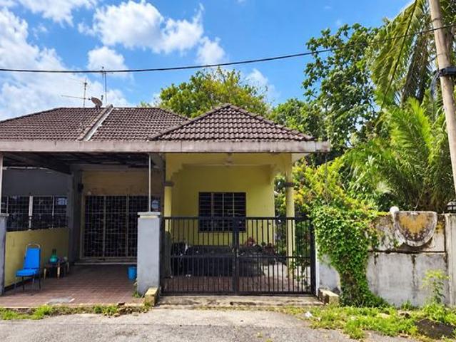 Residential House for sale in Hutan Melintang, Bagan Datuk