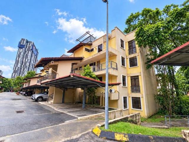 Townhouse for sale in Tanjong Sepat, Selangor