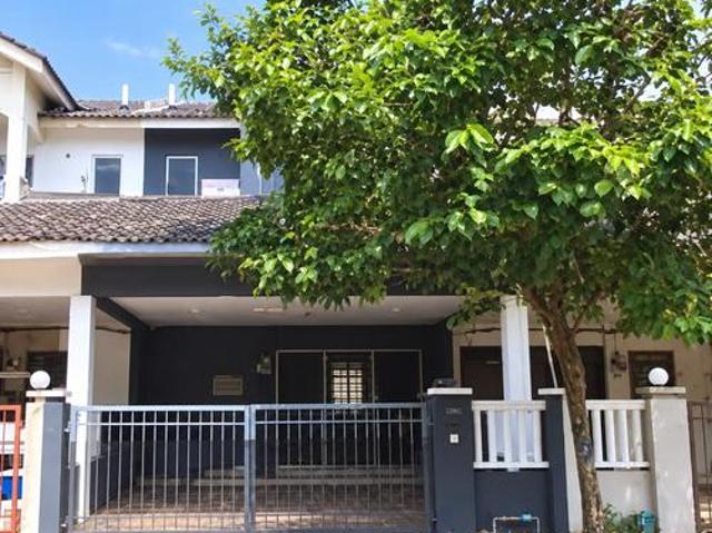 Terraced House for sale in Kampar
