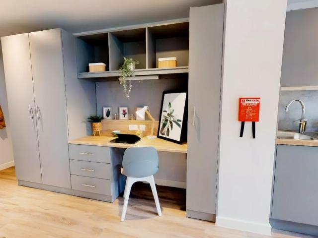 Studio for rent in Leylands, West Yorkshire