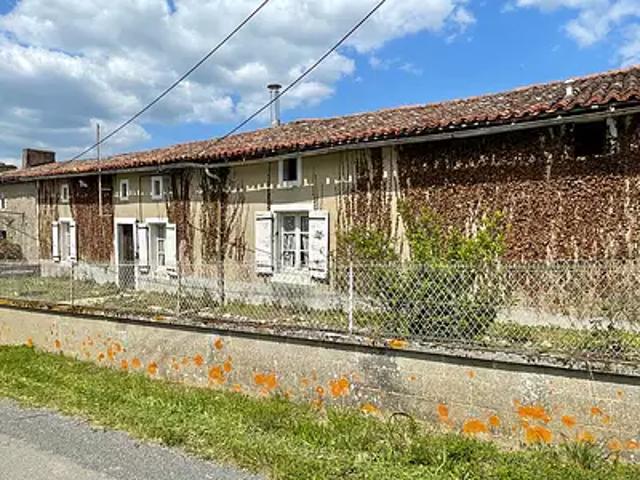 Maison vente à Montmorillon, Savigné