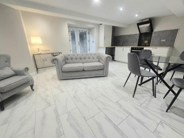Apartment for rent in Woolshops, Calderdale