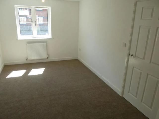 House for rent in Cutsyke, Castleford
