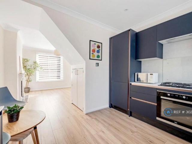 Apartment for rent in London Borough of Ealing, Greater London