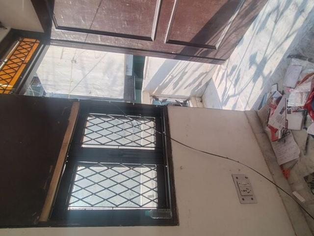 Property for rent in Deri