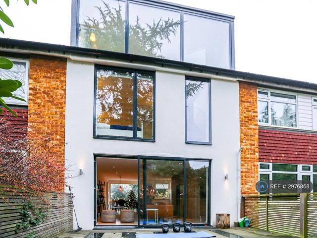 House for rent in London Borough of Merton, Raynes Park