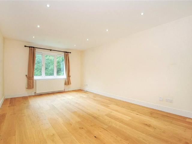 Apartment for rent in Camberley, Surrey Heath