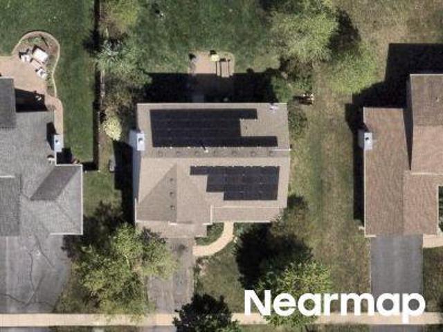 House for sale in Lake In The Hills