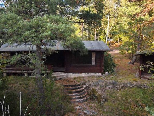 Tomt till salu i Huddinge, Stockholm