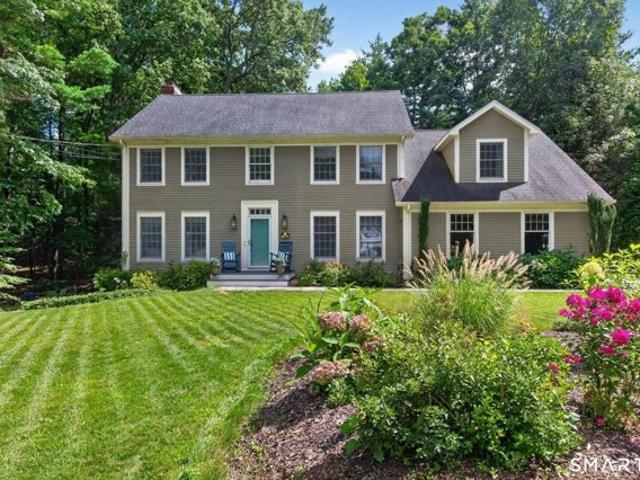 House for sale in Simsbury, Connecticut