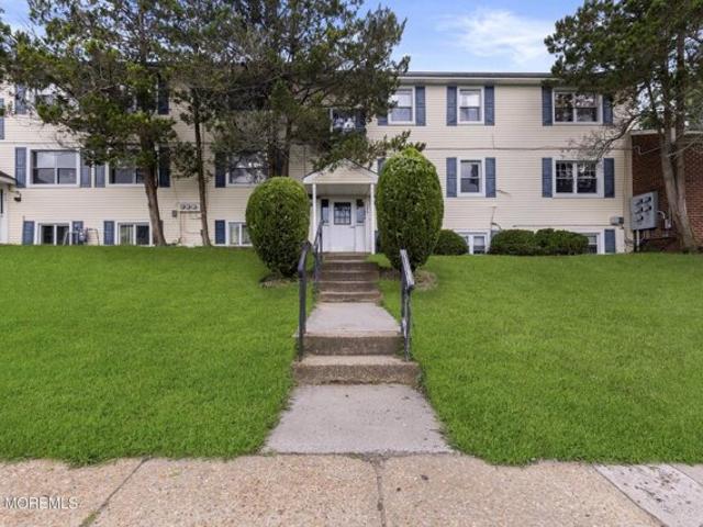 Condo for sale in Brick