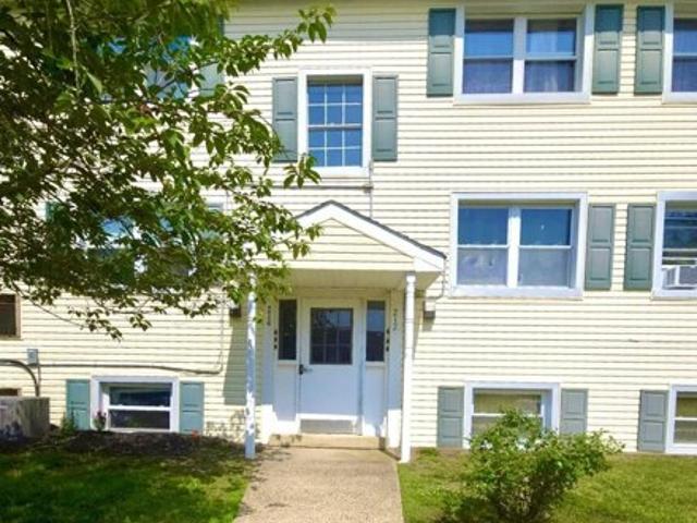 Condo for sale in Brick