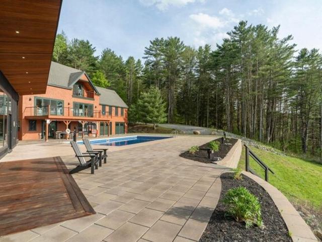 House for sale in Woodstock Village, South Woodstock