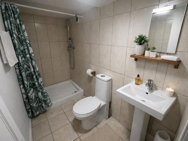 Studio for rent in Highfields, Old Wharf