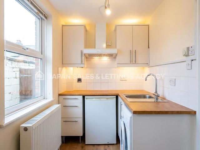 Studio for rent in London Borough of Ealing, Park Royal