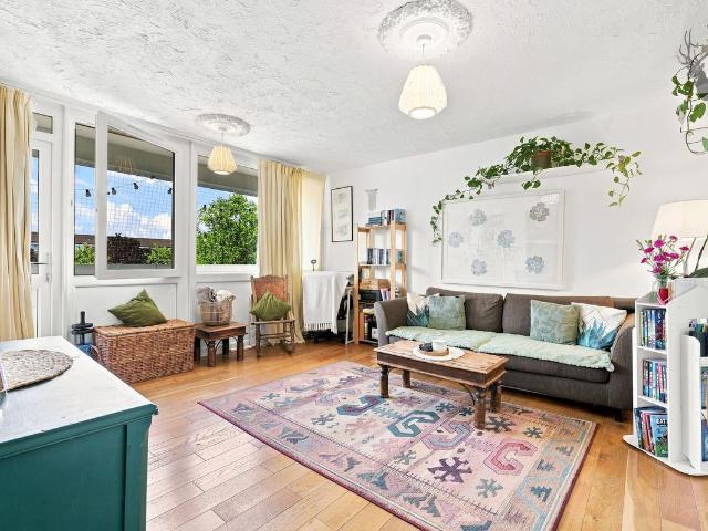 Apartment for rent in Old Ford, Bow
