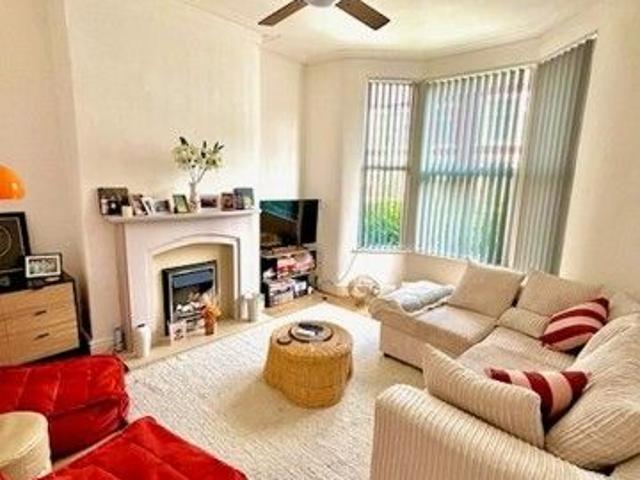 House for rent in Calderstones