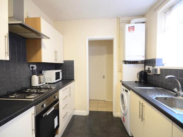 House for rent in Kensington, Calderstones