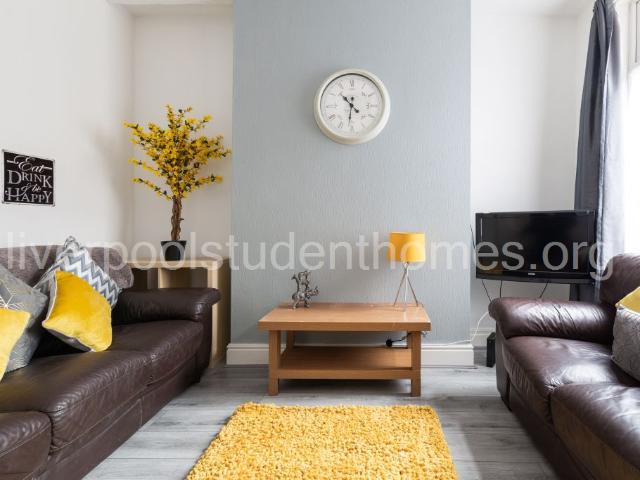 House for rent in Kensington, Calderstones