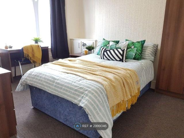Room for rent in Calderstones