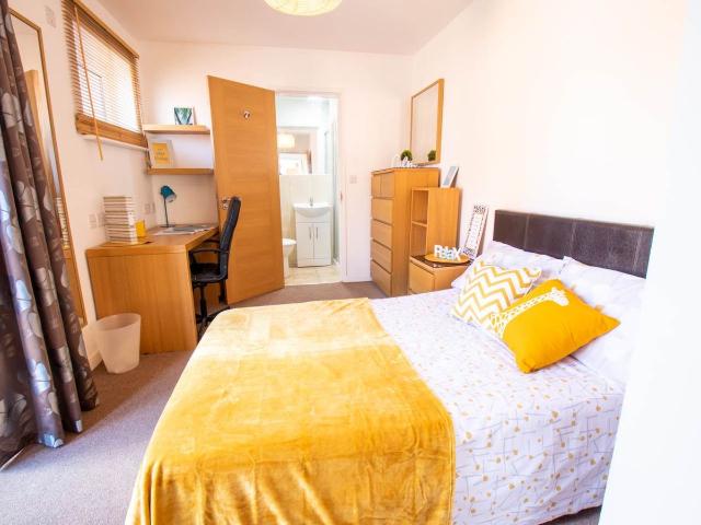 Room for rent in Brompton, Gillingham