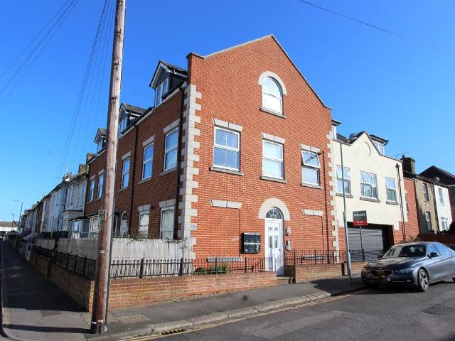 Apartment for rent in Brompton, Gillingham