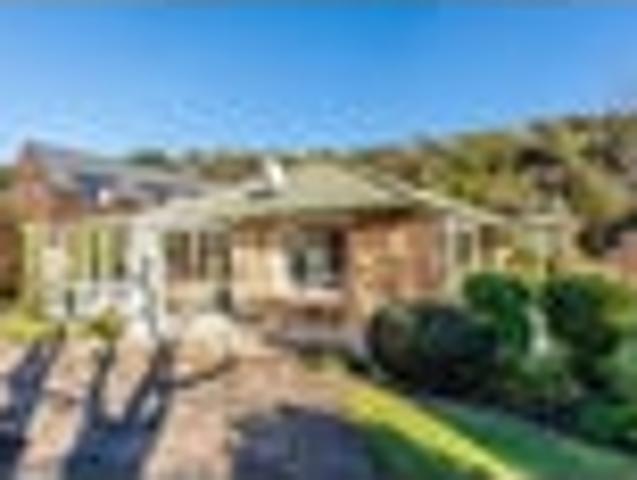 House for sale in Chaslands, Canterbury
