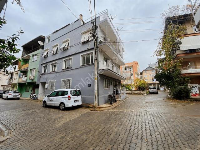 Tepekule Mahallesi, Bayraklı içerisinde satılık Bina
