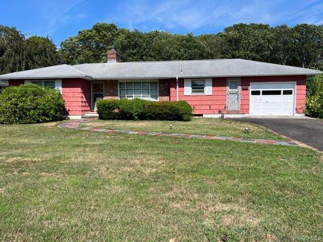 House for sale in Sayville