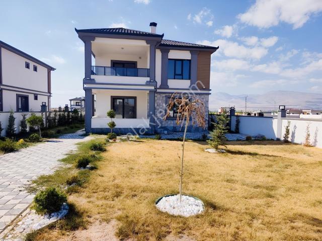 Niğde içerisinde satılık Villa
