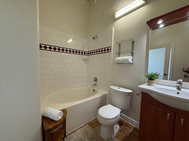 Apartment for rent in Canoga Park, California
