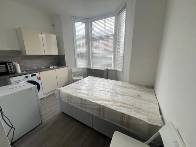 Studio for rent in London Borough of Haringey, Greater London