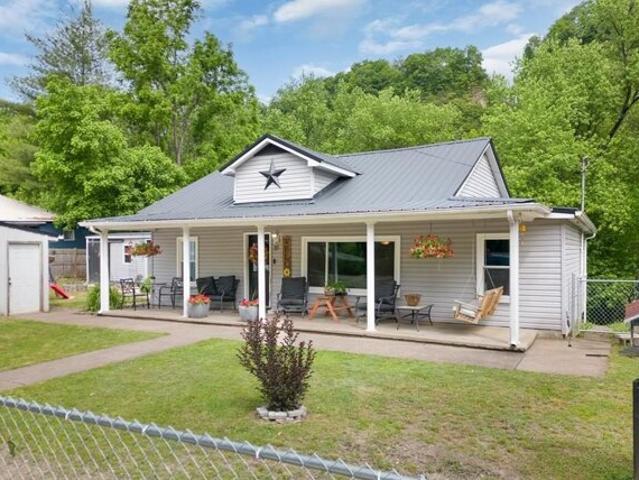 House for sale in Betsy Layne, Kentucky