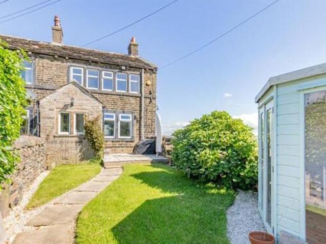 House for sale in Huddersfield, West Yorkshire