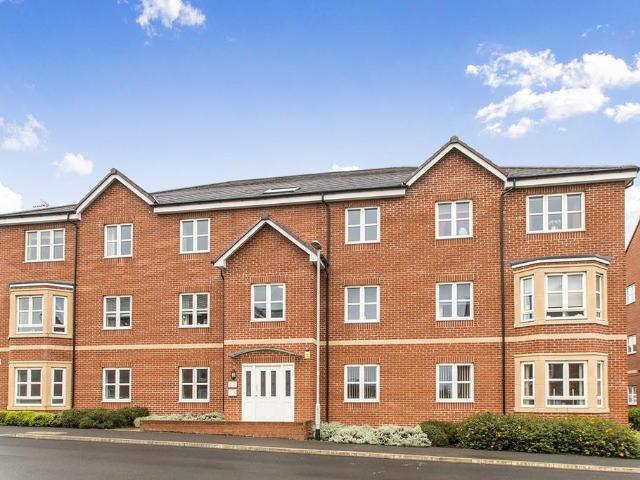 Apartment for rent in Thorpe-on-the-Hill, Leeds